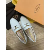 在飛比找蝦皮購物優惠-Tods 樂福鞋 38號9.5成新 Tod's T-Logo