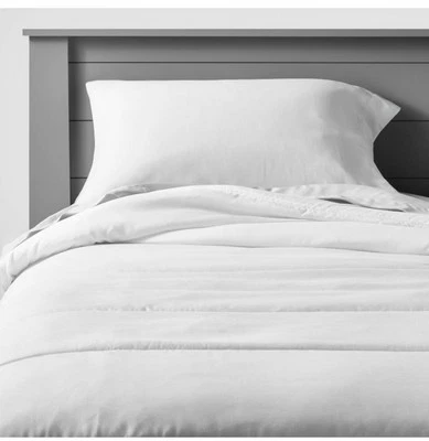Pillowfort Twin Duvet Cover Set in White New with Tags-TWI-NEW