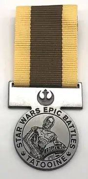 STAR WARS EPIC BATTLE MEDAL ~ TATOOINE ~ TOYS R US EXCLUSIVE #4 OF 4