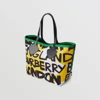 在飛比找Yahoo!奇摩拍賣優惠-Burberry Giant Graffiti Print 