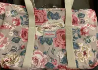 在飛比找Yahoo!奇摩拍賣優惠-Cath Kidston 過夜包 媽媽包