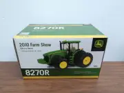 1/32 Ertl ToyJohn Deere 8270R Tractor 2010 Farm Show