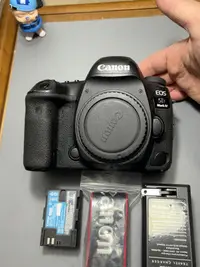 在飛比找Yahoo!奇摩拍賣優惠-（二手）-佳能 EOS 5DIV 5D4 相機 單反 鏡頭【