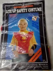Vintage Rare HTF Invader Man Lite Up Safety Costume Kid Biz Light Up 1986