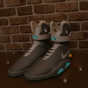 NIKE AIR MAG 完全版 自動綁鞋帶 鞋舌發光 回到未來