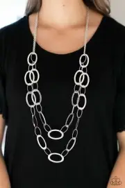 Paparazzi Glimmer Goals - Silver - Hammered Necklace & Earrings