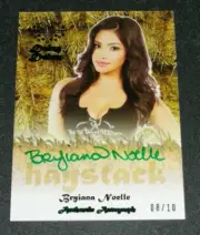 2015 Benchwarmer BRYIANA NOELLE Daizy Dukez HAYSTACK Green Foil Auto/10 PLAYBOY