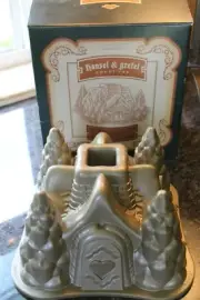 NEW NORDIC WARE CAST ALUMINUM BUNDT PAN HANSEL GRETEL BOX WILLIAMS SONOMA
