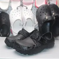 在飛比找蝦皮購物優惠-Crocs卡駱馳洞洞鞋男特林坦克Clog涉水鞋涼鞋外穿拖鞋女