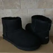UGG Classic Mini II Black Suede Boots Size US 6 Youth Kid Girl = Women 8