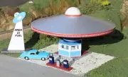 Bachmann ~ HO Scale ~ Area 51 Fuel with Pumps Roadside U.S.A Building ~ 35213