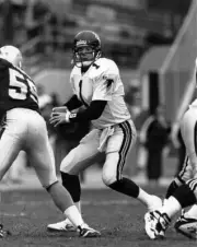 Jeff George Atlants Falcons drops back to pass 1990s Old Photo 3