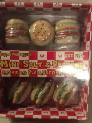Boston Warehouse Mini Salt & Pepper Set-BBQ Hamburger/Hotdog Theme-New in box