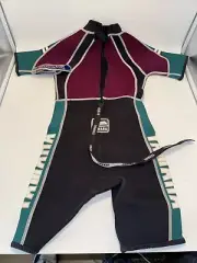 NEW MEDIUM YAMAHA KID'S WAVE RUNNER SHORTY WETSUIT MAROON GREEN BLACK ZIPPER !!