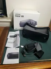 Samsung Gear VR SM-R323 Virtual Reality Headset - Brand New - Black