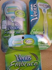 2Gillette Venus Embrace Razor & Refills 4 Cartridges 5 Blades Total Cartridges 8