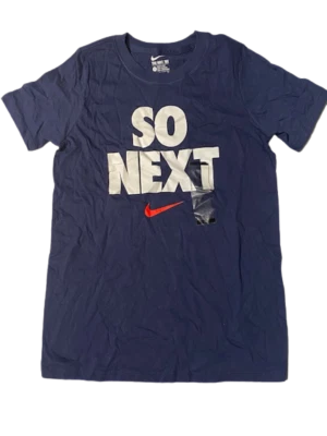 Nike Boys So Next Swoosh Graphic Tee Sz Medium aq2505-451