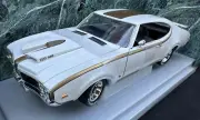 NIB ERTL American Muscle 1:18 1969 Hurst Oldsmobile Hardtop White #7834