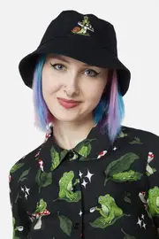 Frog Friends Hat