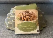 Nordic Ware Blossom Bundt Baking Pan New