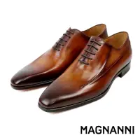 在飛比找momo購物網優惠-【MAGNANNI】經典鞋翼壓紋紳士牛津鞋 棕色(25219