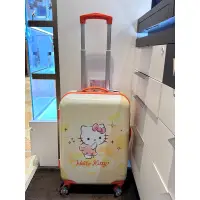 在飛比找蝦皮購物優惠-Hello Kitty 行李箱 登機箱 海關鎖 有內袋 20