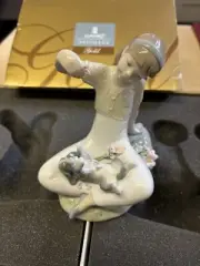 Lladro Privilege Gold Figurine • Playtime With Petals • New • Scruffy Box