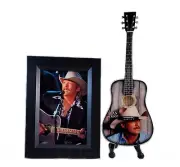 Miniature Guitar ALAN JACKSON + 6X4 Photo