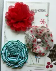 RED GREEN & WHITE Mix Fabric Lace - 3 Flowers 70-75mm Manor House MHX-Cb