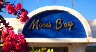 Moses Bay Hotel