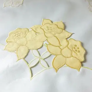 【LASSLEY】花朵刺繡方形桌巾｜茶几巾-110X110cm(圓桌 正方桌 茶几桌 客廳 餐桌 桌布 百合花)