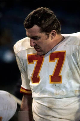 Offensive Lineman Jim Tyrer Of The Kansas City Chiefs 1970 Nfl OLD PHOTO 3
