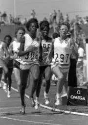Pan American Games USA Madeline Manning and Doris Brown in action - Old Photo