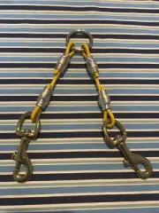 2 Dog Lead Splitter Coupler Yellow In Color Great For Beagles Or Hound Dogs New