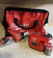 Milwaukee 2420-20M12 FUEL 12V HACKZALL Reciprocating Saw Bag Battery & Charger