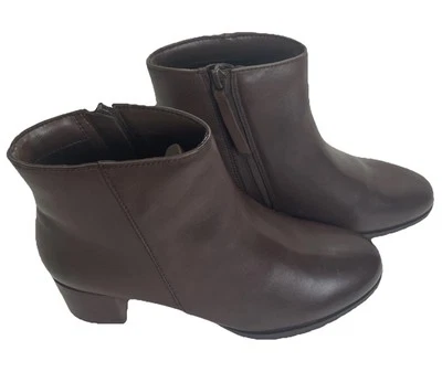 Naturalizer Brown Bay Leather Round Toe Block Heel Booties 7M Weatherproof