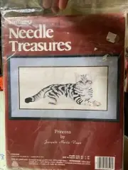 Needle Treasures Kit Black/White Striped Cat Jacquie Vaux “Princess” 00590 NOS