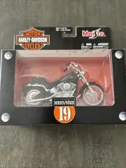 Maisto Harley Davidson Series 19 1984 FXST Softail Motorcycle 1:18 New In Box