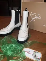 NEW Christian Louboutin Montezu Lug patent leather Chelsea boots Sz 10.5 White