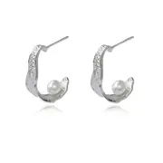 Culturesse Delmare Freshwater Pearls Sterling Silver Sculpture Earrings White