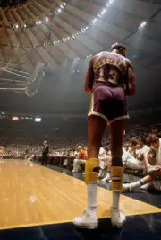 Wilt Chamberlain Of The Los Angeles Lakers 1972 OLD BASKETBALL PHOTO 29