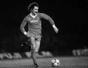 Terry McDermott Ipswich Town v Liverpool 1982 FOOTBALL OLD PHOTO