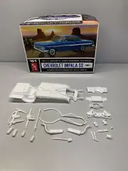 AMT 1/25 1961 Chevrolet Impala Chassis and parts/Junkyard/Diorama