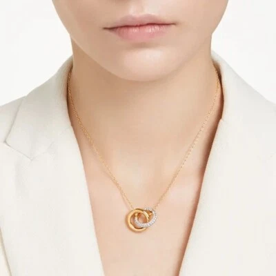 SWAROVSKI CRYSTAL DEXTERA INTERLINKED PENDANT WHITE/GOLD 5668820 .NEW IN BOX