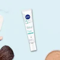 在飛比找蝦皮購物優惠-Nivea 化妝入門白日精華 SPF 33 PA 2 合 1