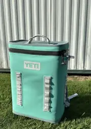 Yeti Hopper BackFlip 24 Soft Cooler - RARE *Aquifer Blue* BNWOT