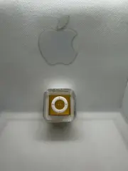 Apple iPod Shuffle 4. Generation Orange 2GB Gold 2010 Model A1373 Mc749fd/A New