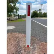 Steel Guide Post 1350mm Red & White