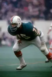 Manny Fernandez Of The Miami Dolphins In Action 1972 NFL OLD PHOTO