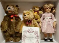 在飛比找Yahoo!奇摩拍賣優惠-STEIFF 德國金耳扣泰迪熊─金發姑娘與三隻熊